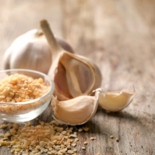 Organic garlic granules by Purely Organic Foods – aromatic and pungent, perfect for seasoning, spice blends, and enhancing savory dishes with bold garlic flavor.