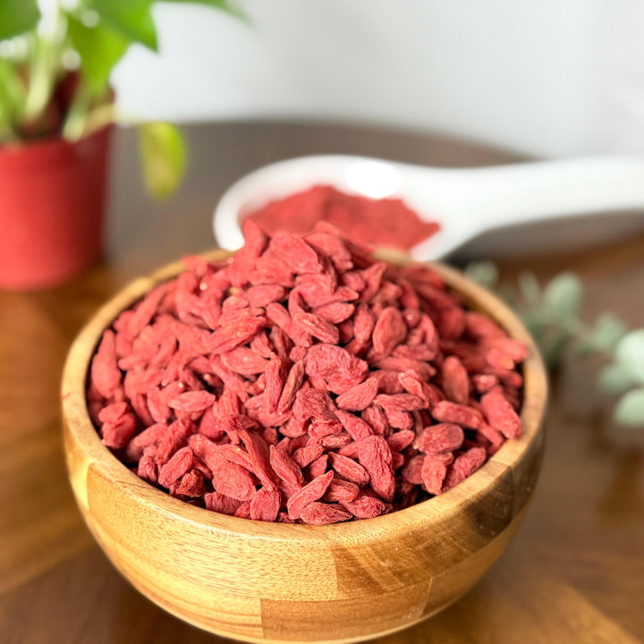 Vibrant red dried goji berries, organically grown and packed fresh, perfect for trail mixes and clean-label snacking