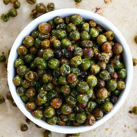 Crunchy organic pea snack roasted with salt