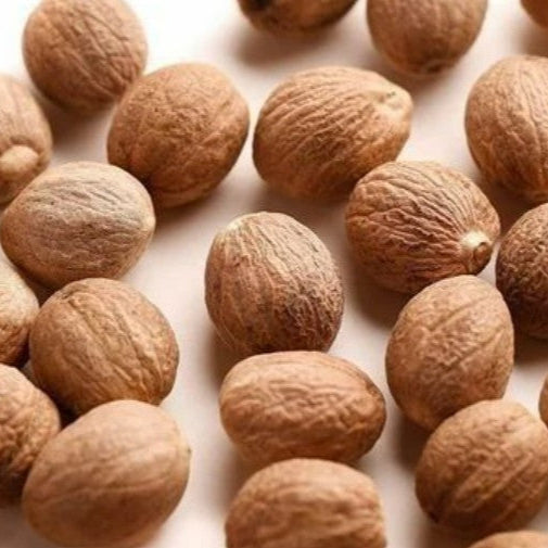 Organic whole nutmeg seeds – aromatic and flavorful spice pods perfect for grating fresh into baked goods, sauces, and savory dishes by Purely Organic Foods

Purely Organic Foods whole nutmeg – 100% organic spice with a rich, warm aroma, ideal for fresh grinding in cooking and baking

Whole nutmeg spice, organically grown and sun-dried – used for its strong, nutty flavor in desserts, beverages, and global cuisine