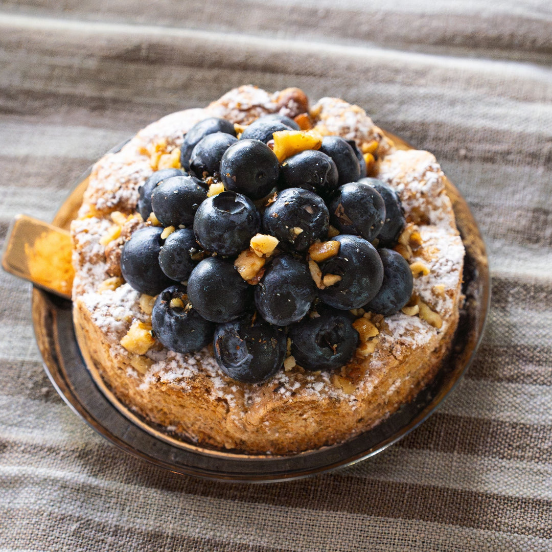 Organic freeze-dried blueberries for cereals, desserts, and snack recipes.