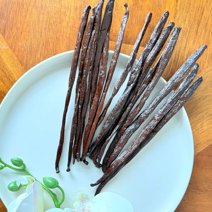 Whole organic vanilla bean pods, naturally sun-cured and ideal for baking, brewing, and gourmet cooking