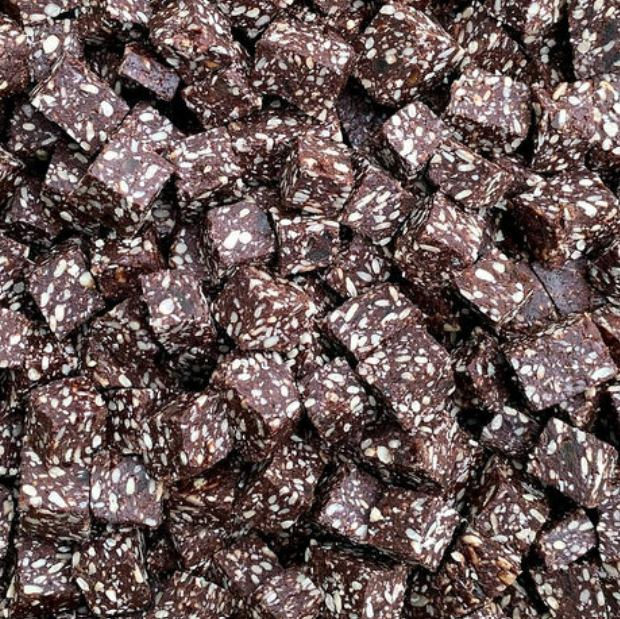 Purely Organic Foods Cacao & Goji energy chunks – antioxidant-rich, wholesome snacks combining the natural goodness of cacao and goji berries, perfect for sustained energy on the go